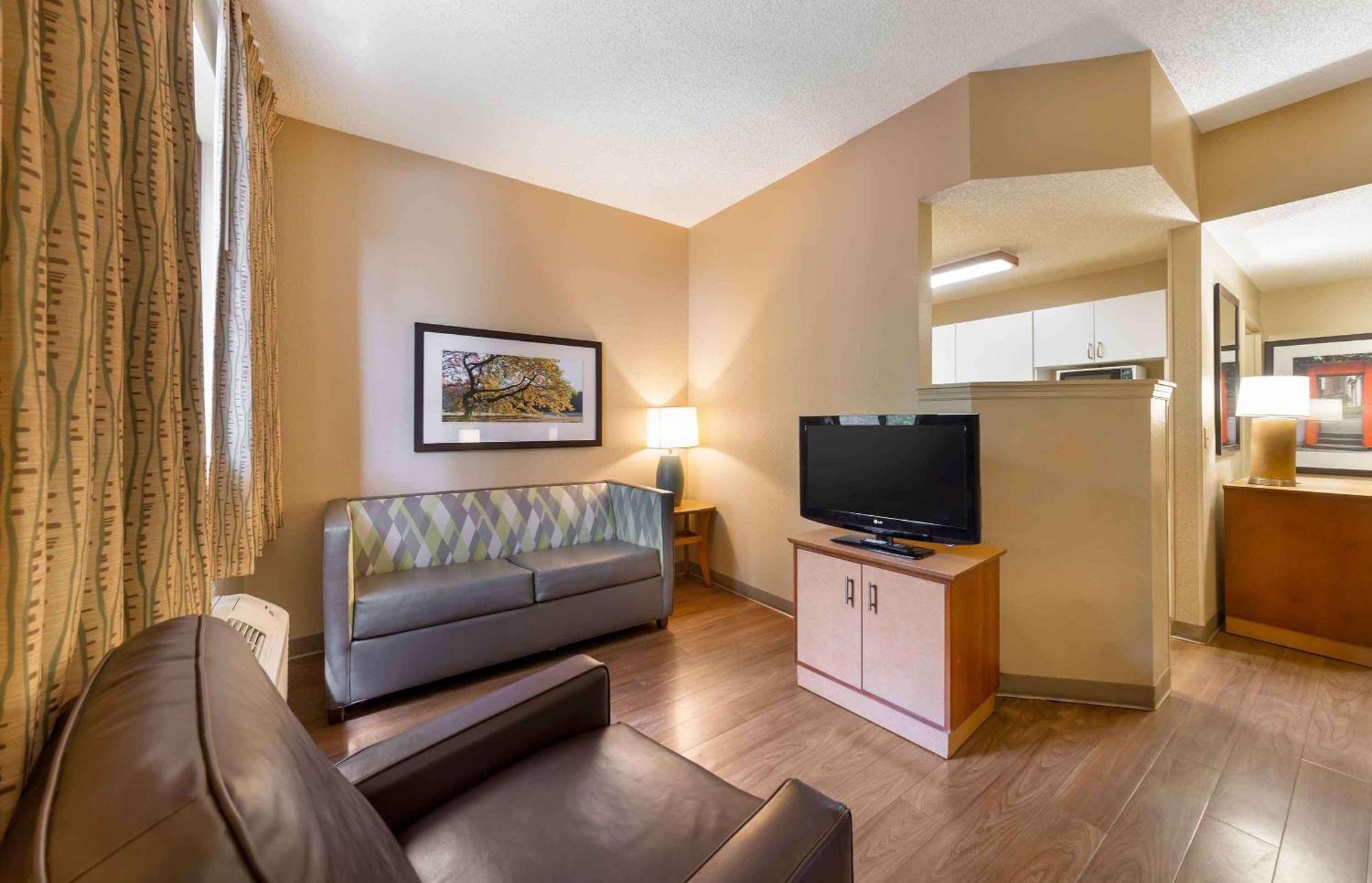 Extended Stay America Suites - Fort Lauderdale - Cypress Creek - Nw 6Th Way Exteriör bild